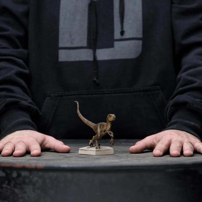 JP ICONS VELOCIRAPTOR B STATUE