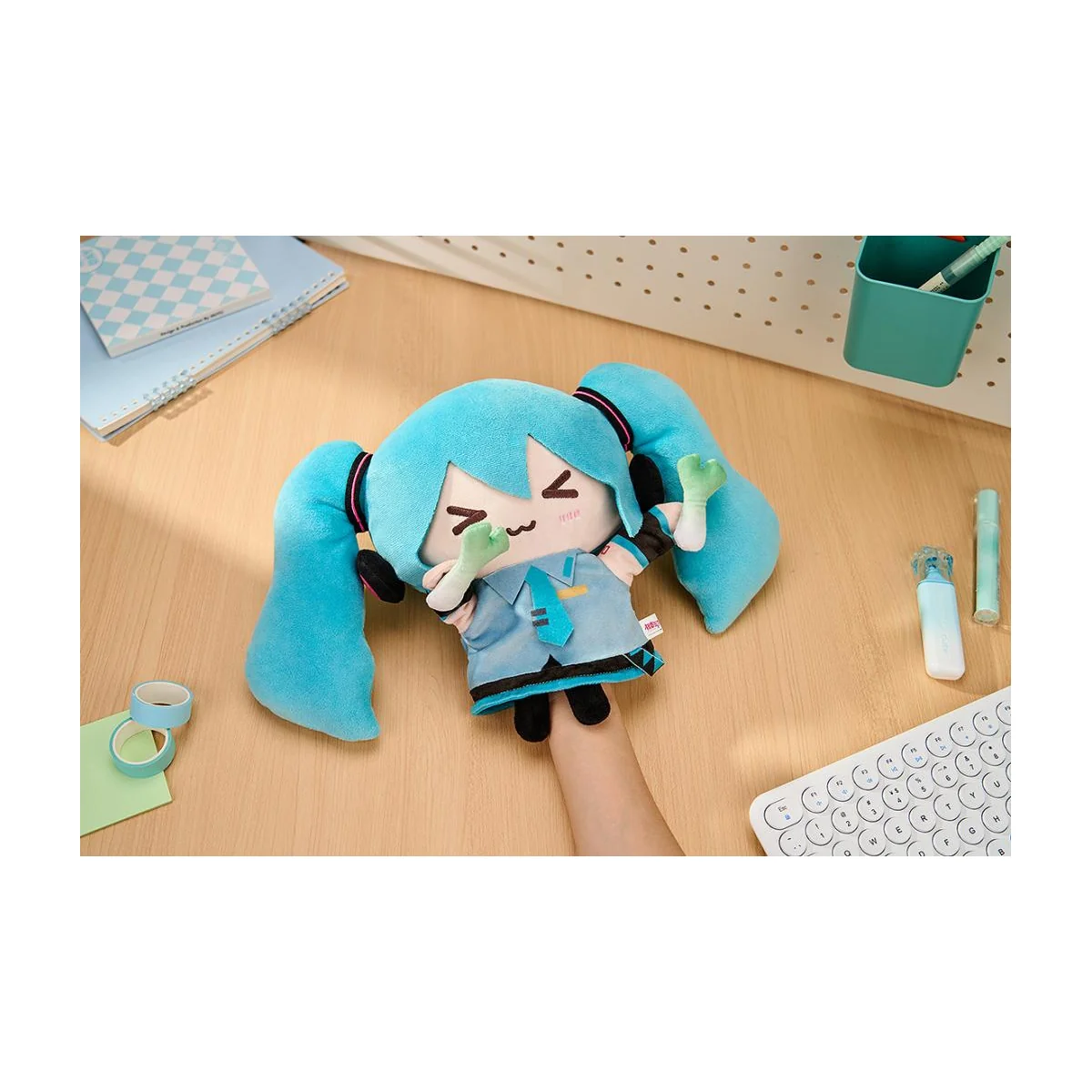 BM-240133 HATSUNE MIKU - Marionnette 25x35cm